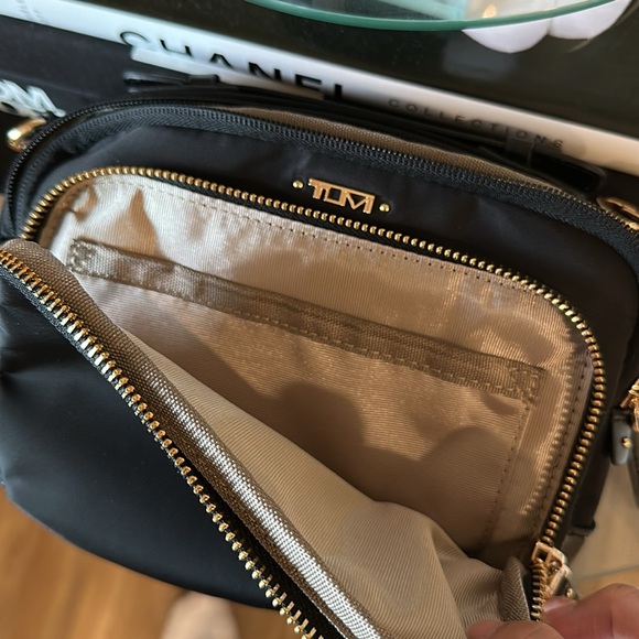 Tumi sling bag - Picture 2 of 5